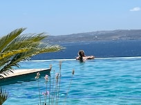 hotel infinity pool
