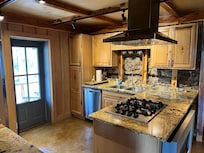 Great lighting throughout.