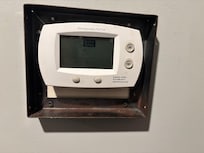 Thermostat needs battery