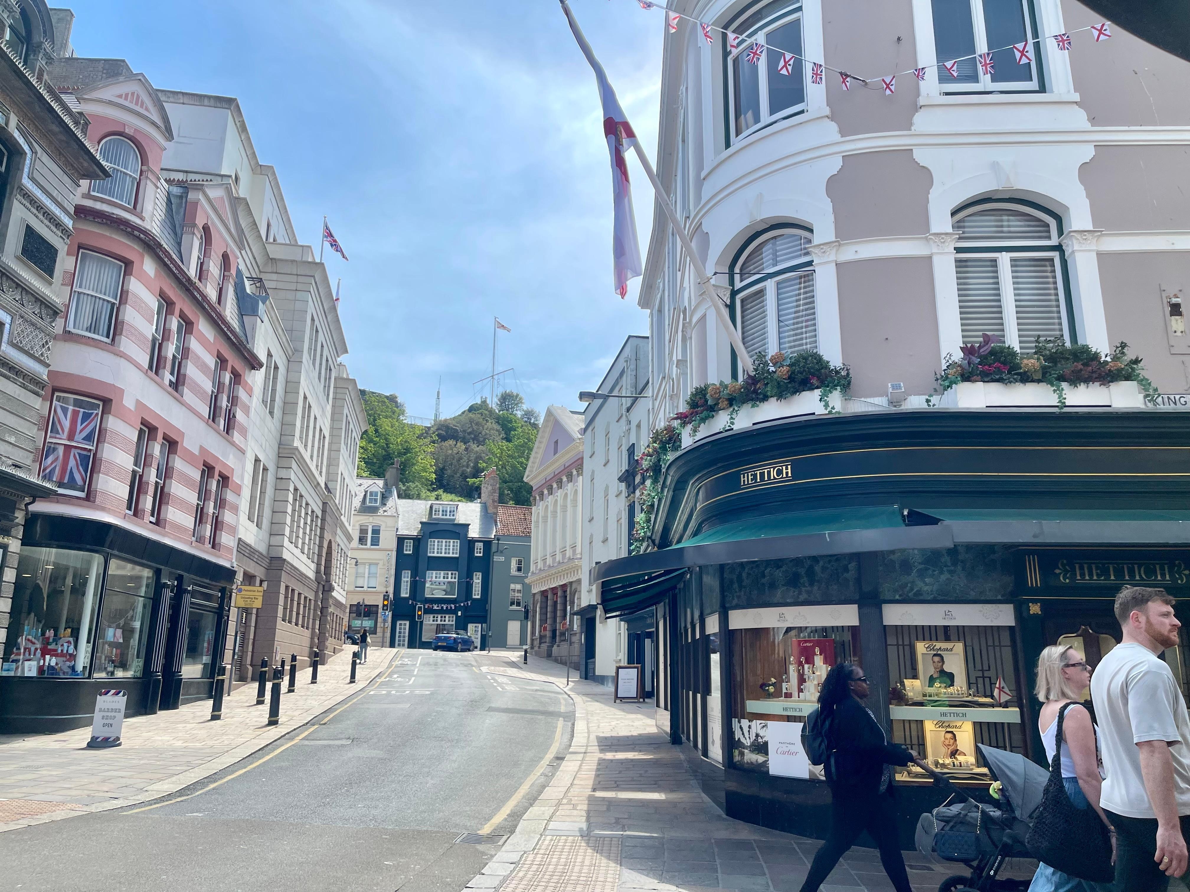Shops and market close by