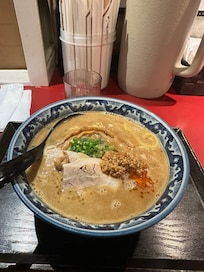 近くの麺匠佐蔵の信州味噌ラーメンは是非食べるべき