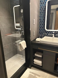 Bathroom had all the amenities .