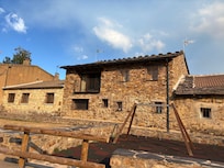 Una de las dos fachadas de la casa