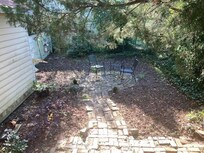 the advertised garden area