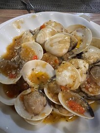 Vitlöksmarinerade musslor från hotell restaurang