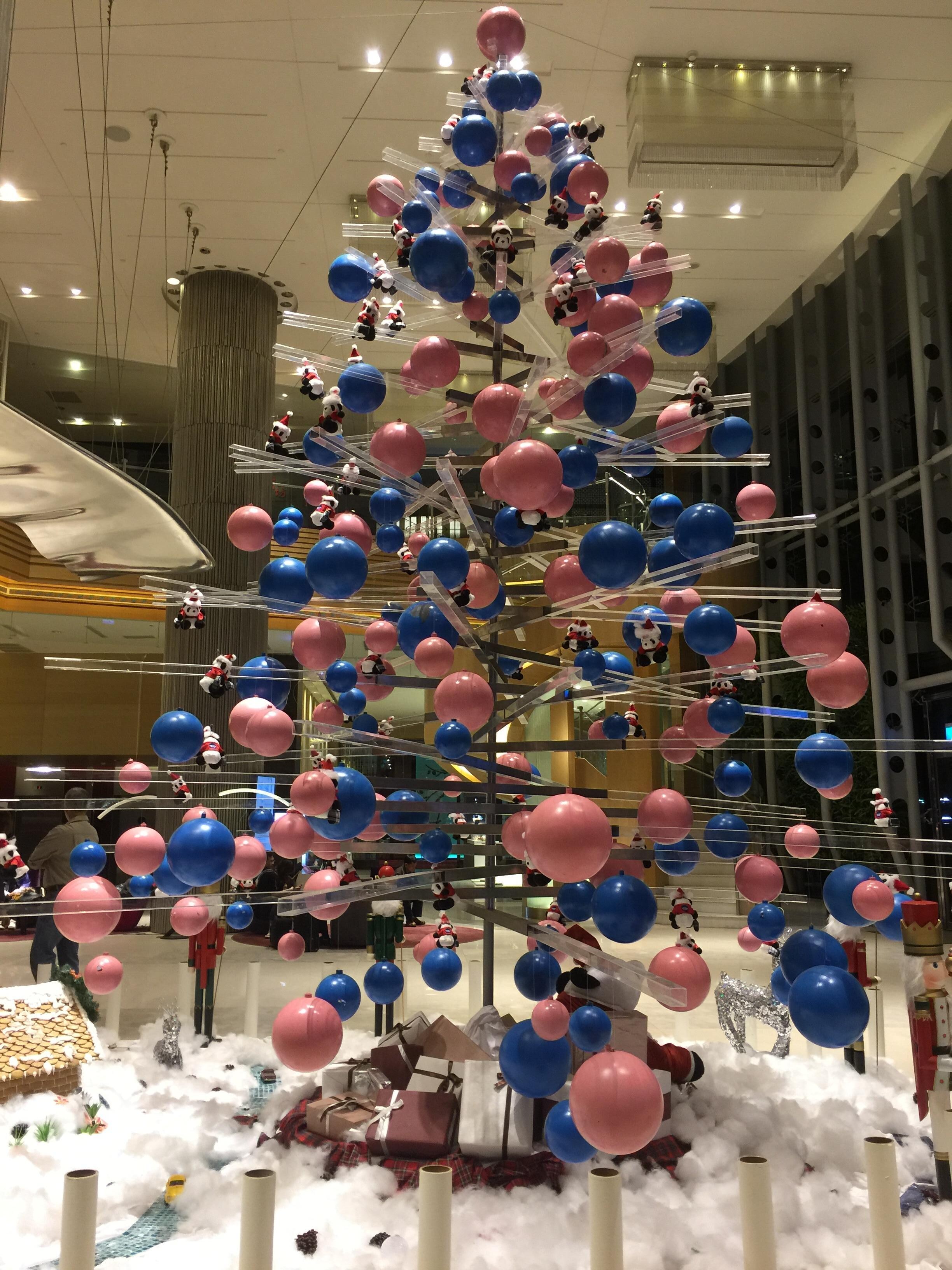 Christmas lobby