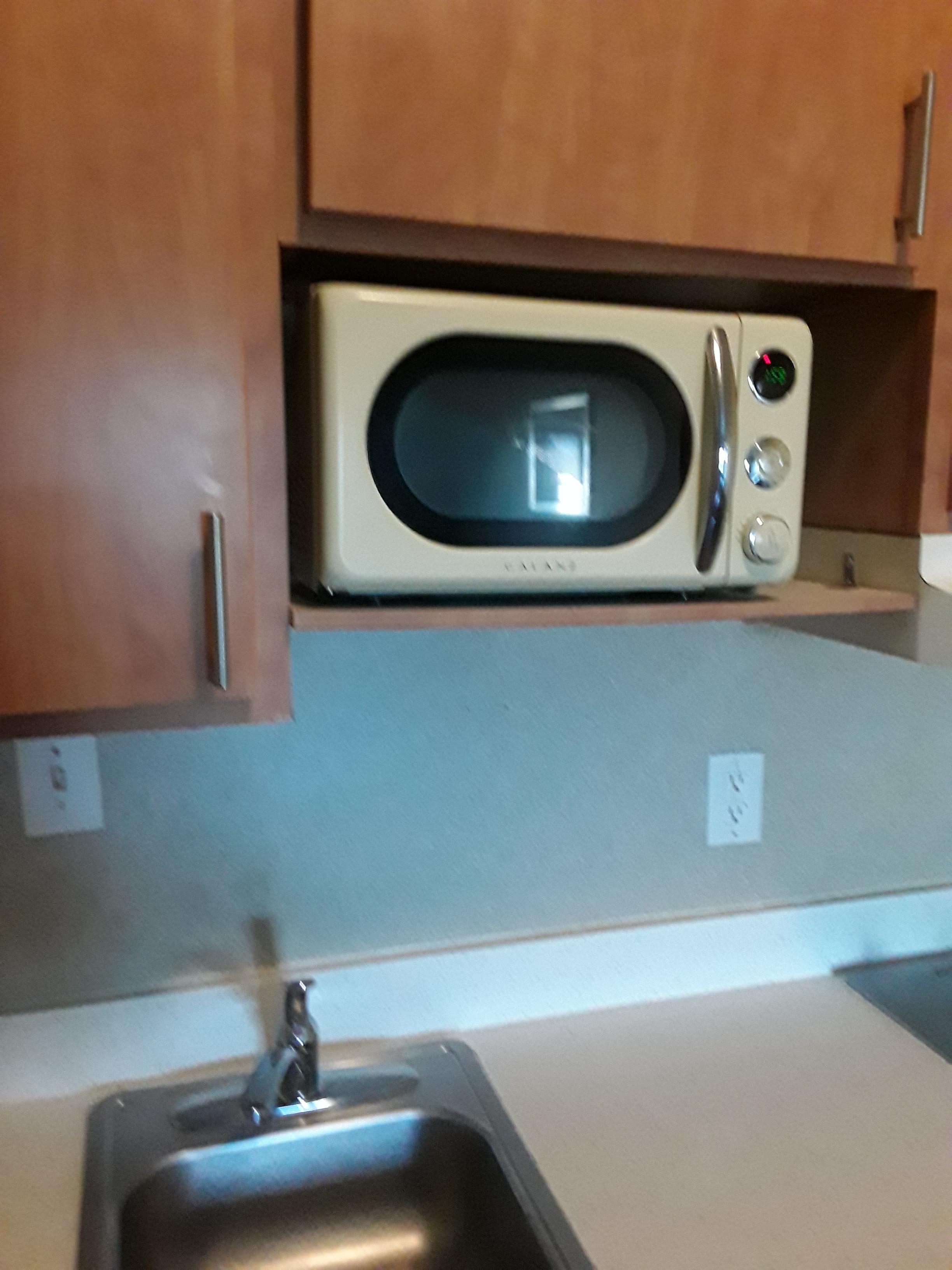 Small microwave 