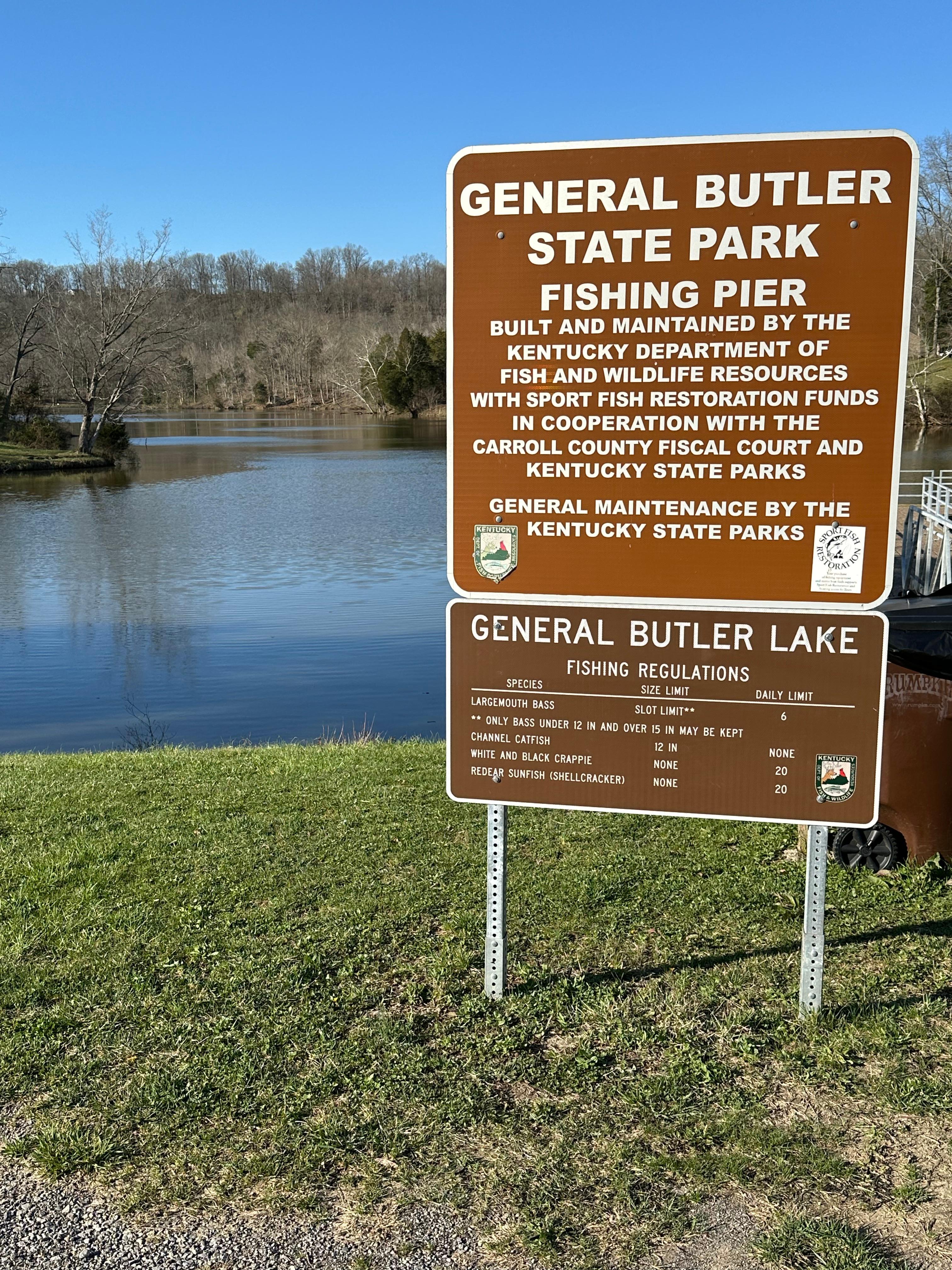 A nice walk around the lake 