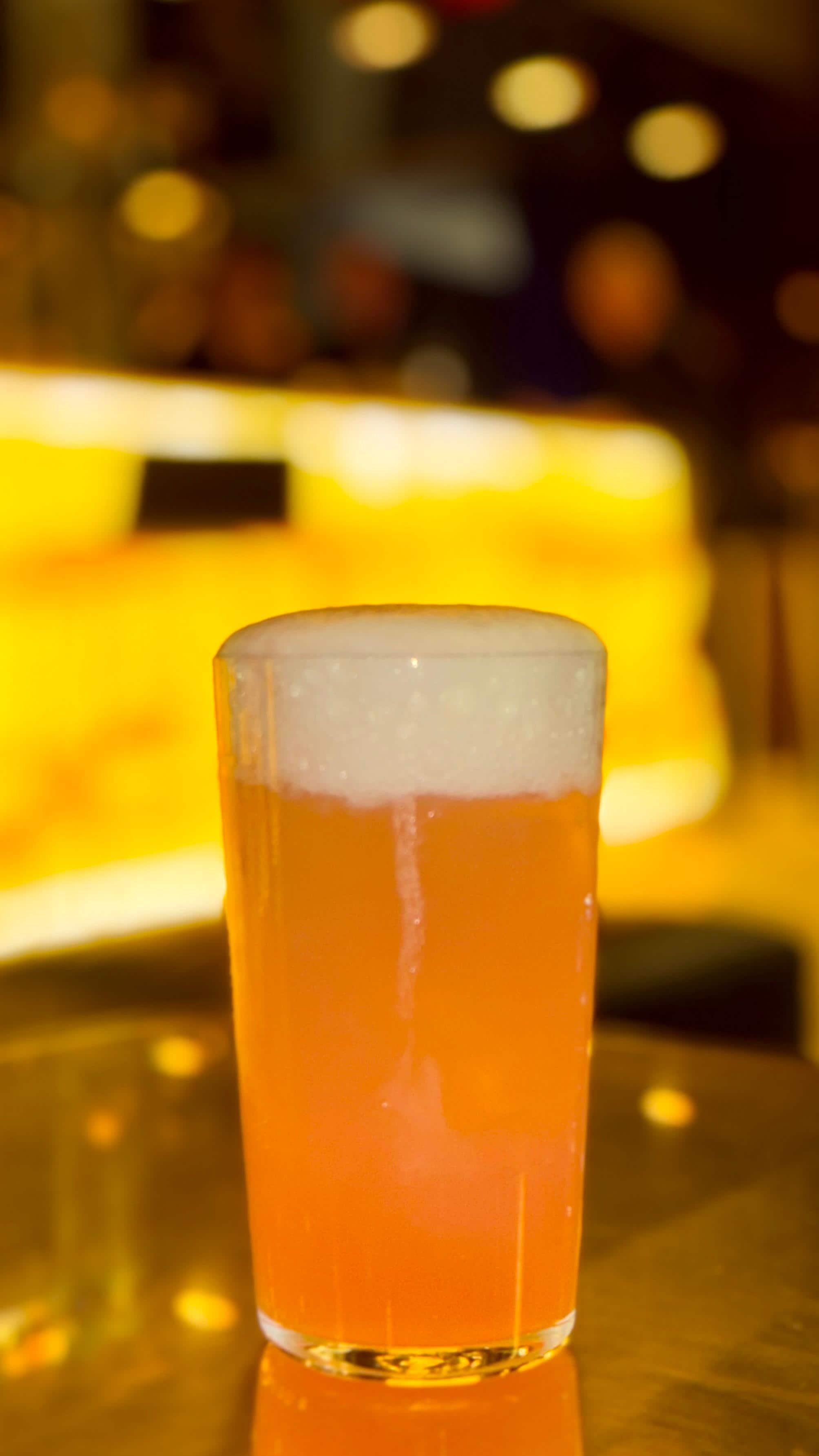 Drink i hotellets bar. 