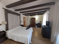 Habitación grande y muy confortable