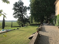 Terras and a glimpse of the swimmingpool