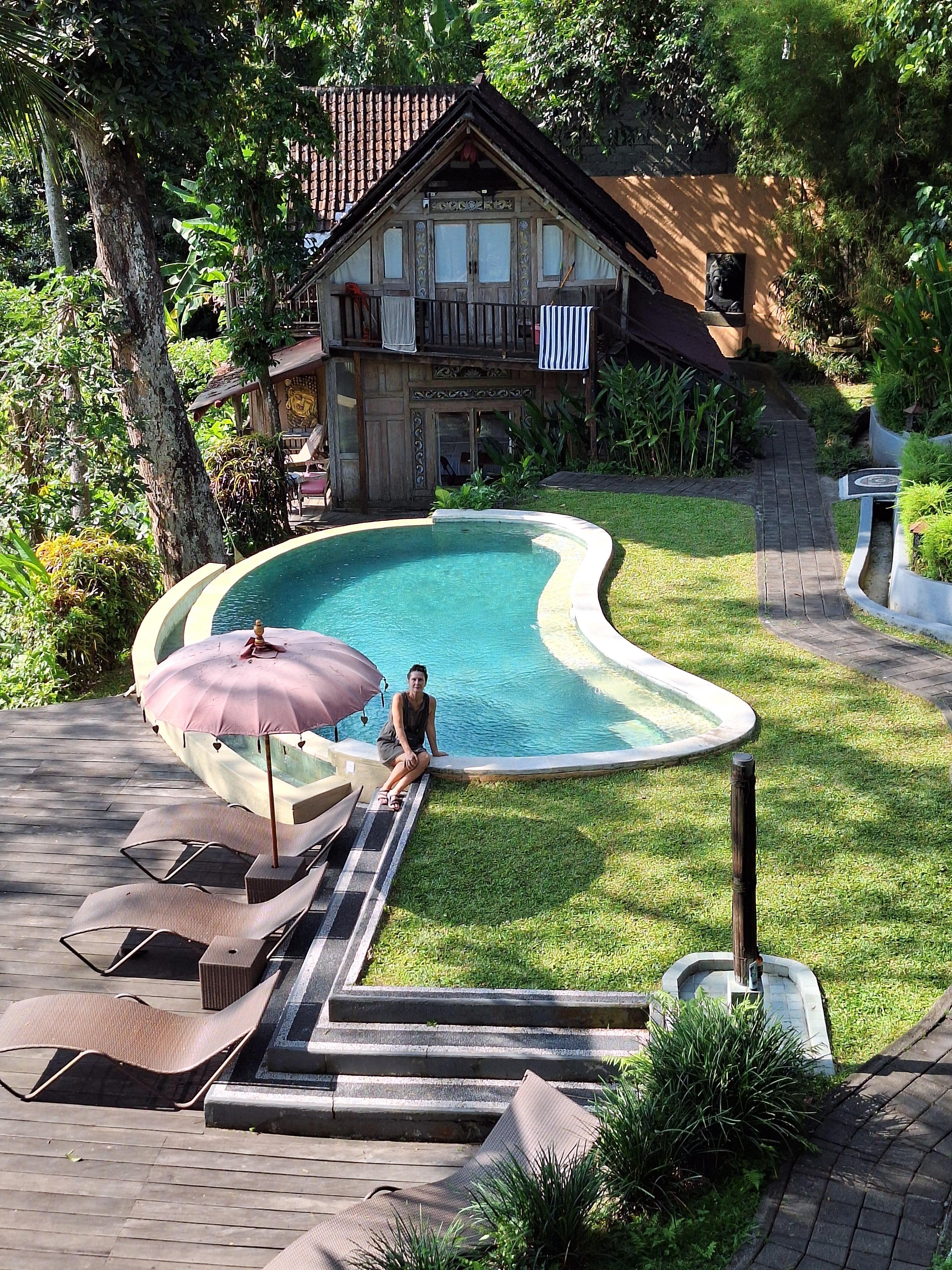 A view over the pool.