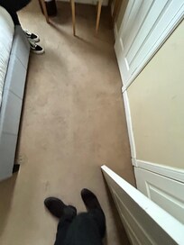 Moquette humide et tachée