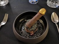 Dessert, alles essbar, sogar die "Asche".