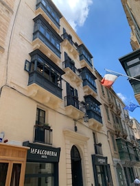 Hotel em frente ao consulado frances