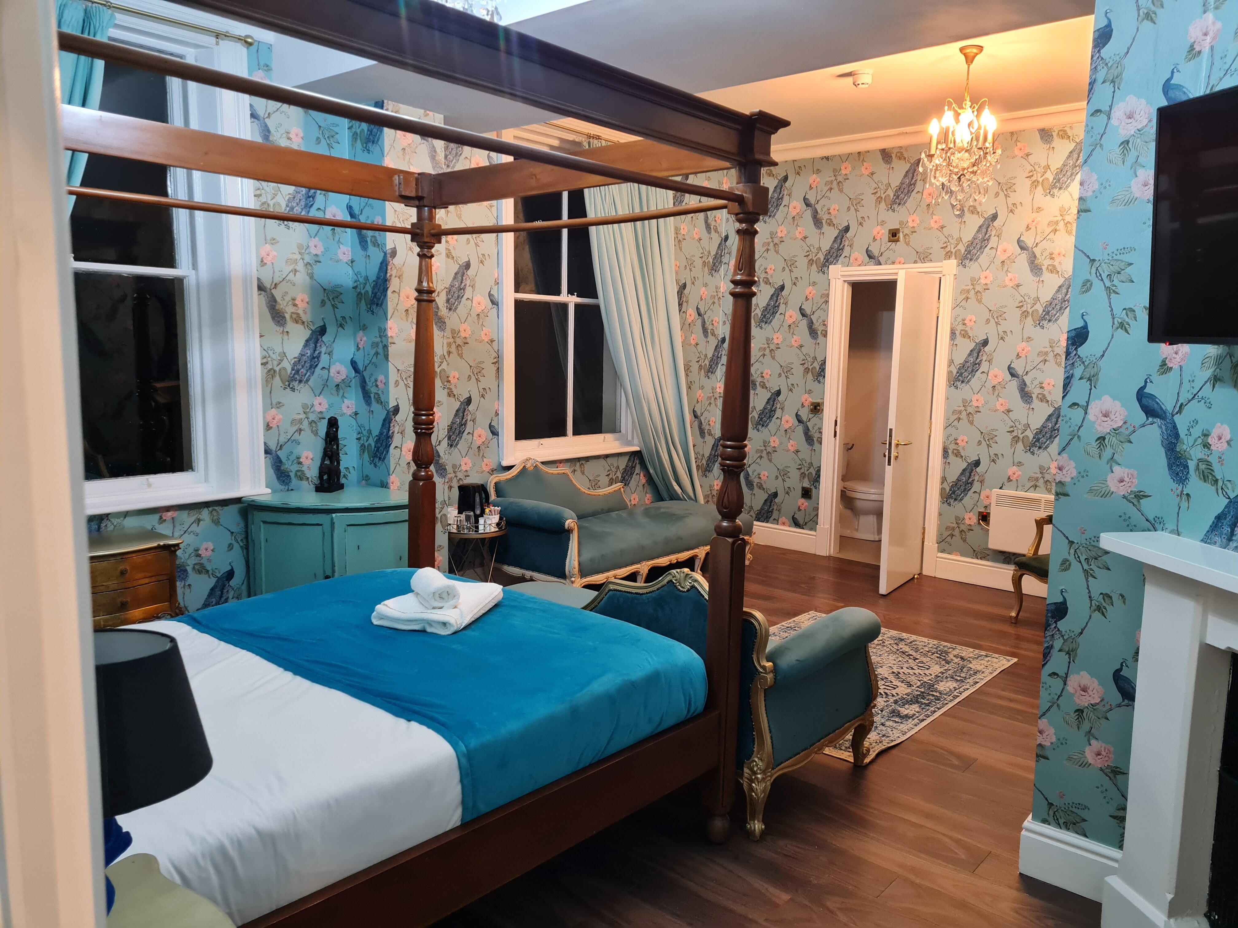 Room 28
