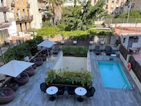 L’espace Piscine et transat EN PLEIN CENTRE VILLE