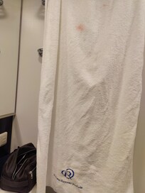 Een vuile baddoek gekregen.