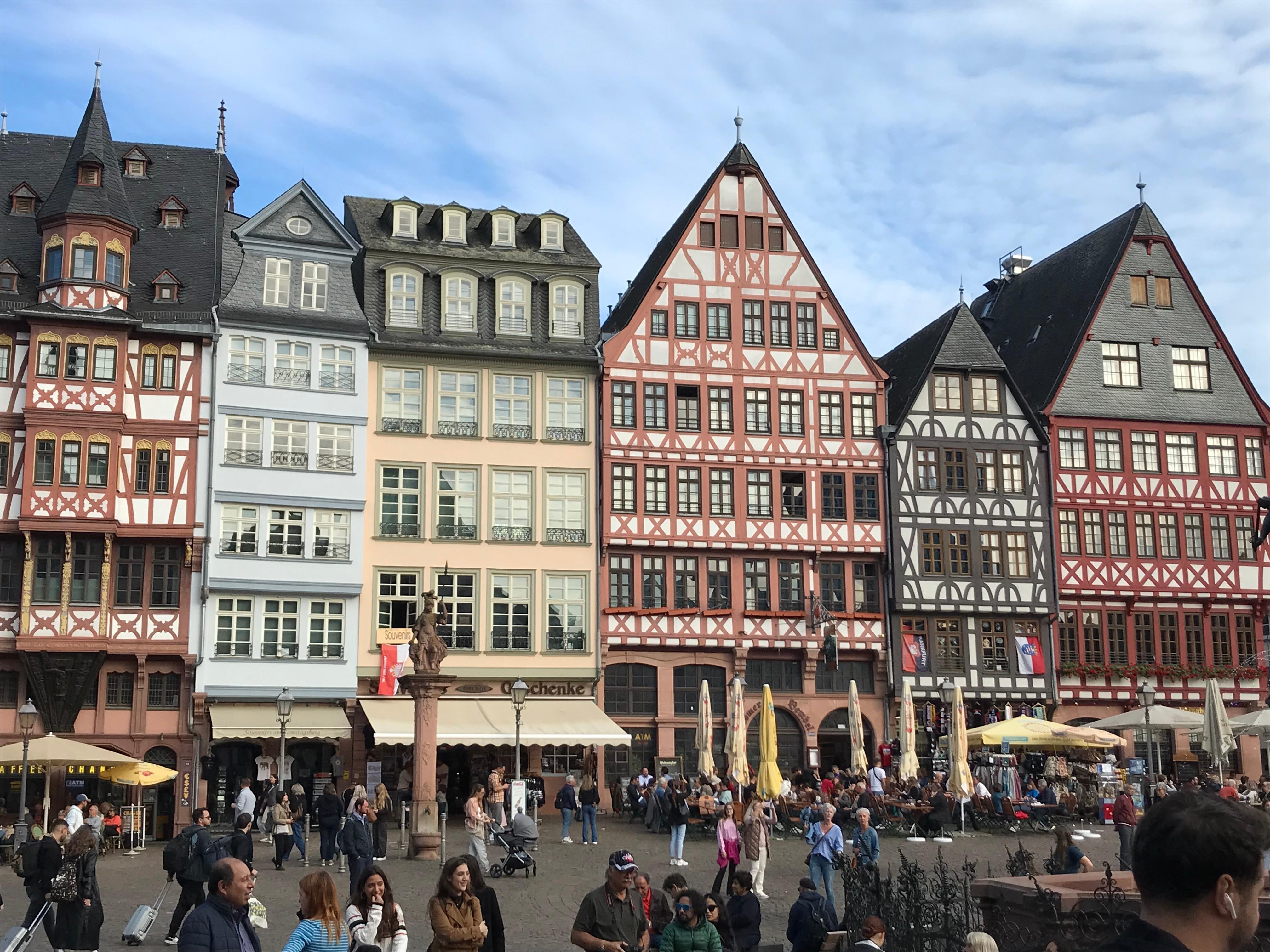 Charming Roemerburg Platz. 