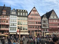 Charming Roemerburg Platz.