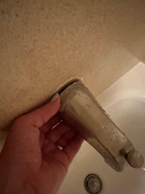 Loose tub faucet