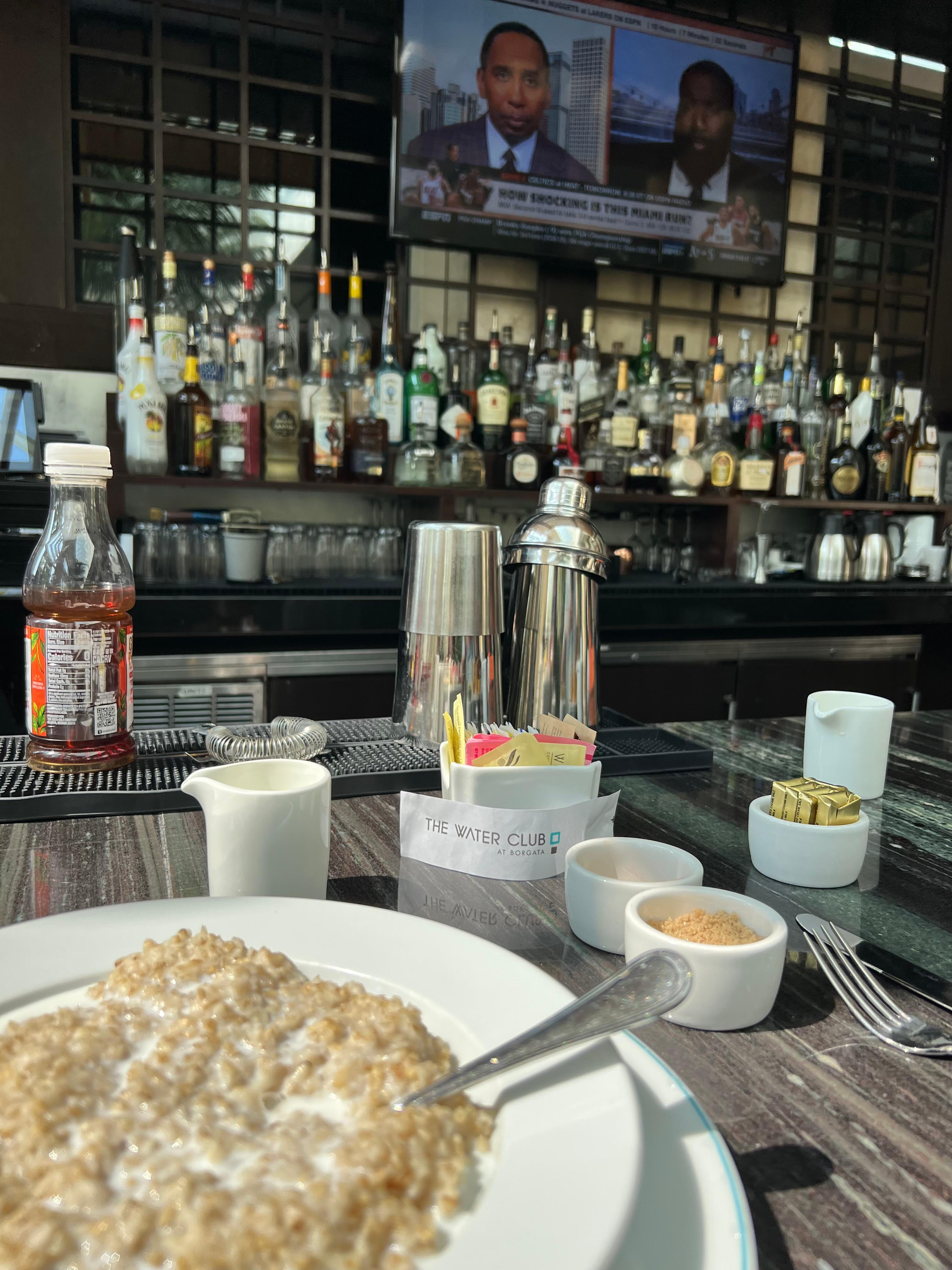 Breakfast by the pool
