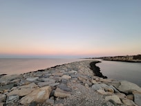 1 minute walk from your door