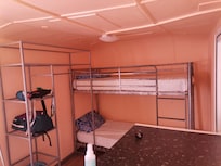 Litera en caravana + cama de adulto 1,35. Perfecta.