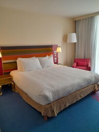 Big,comfy bed