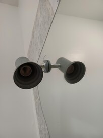 Pas d'ampoule au lavabo