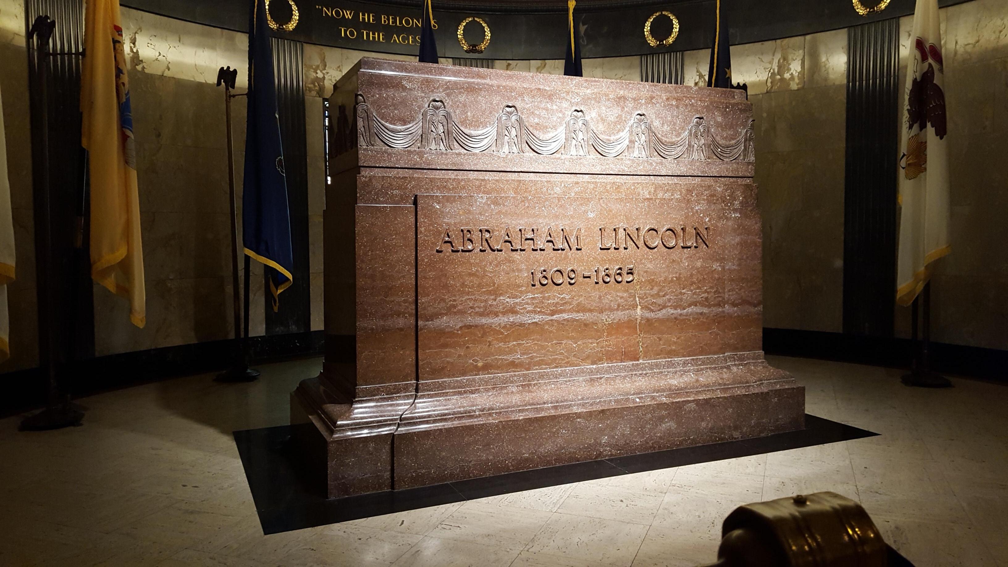 Oak Ridge Cemetary, Lincoln's Tomb