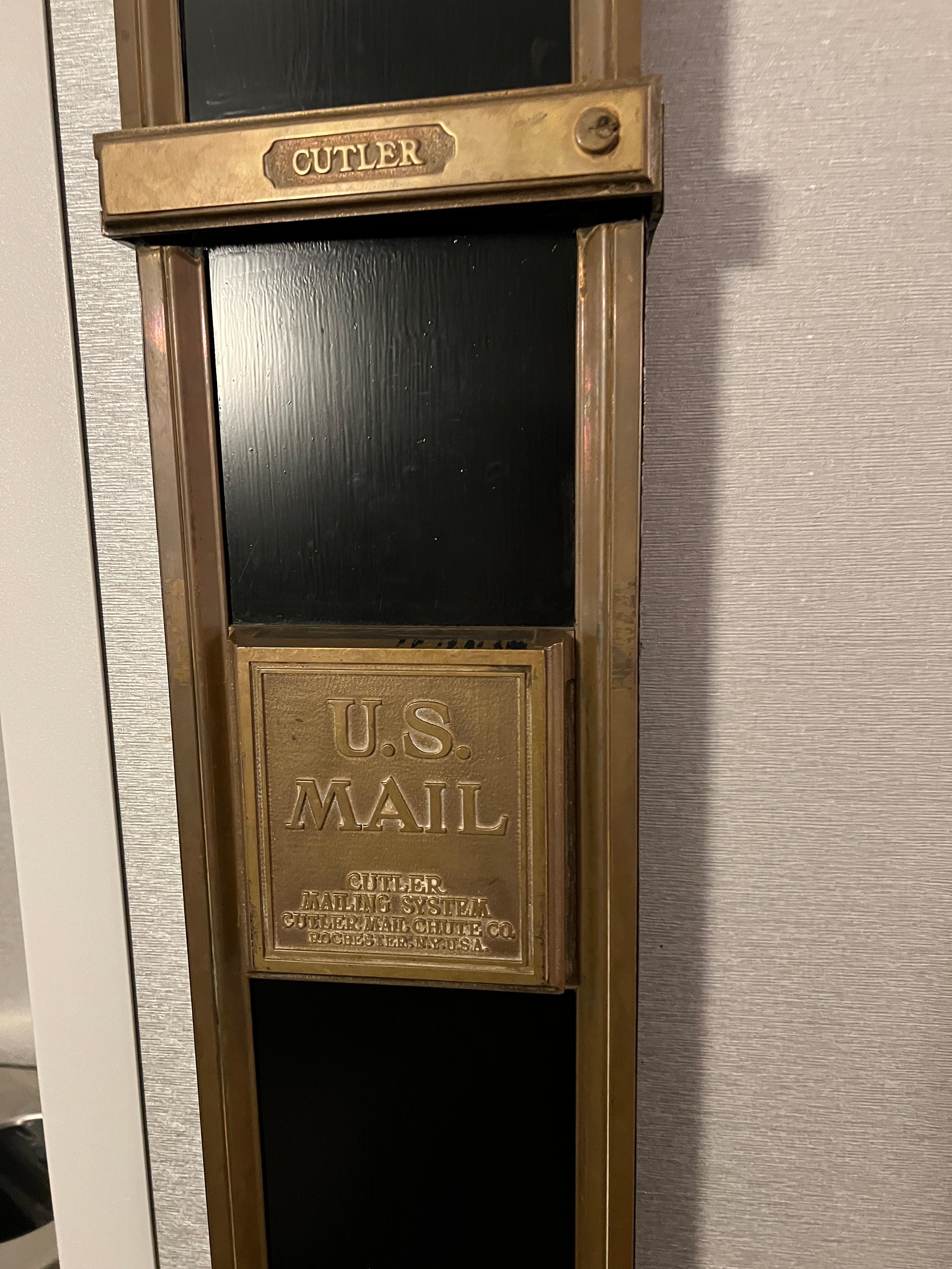 old fashioned mail box