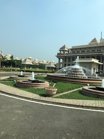 A breathtaking entrance