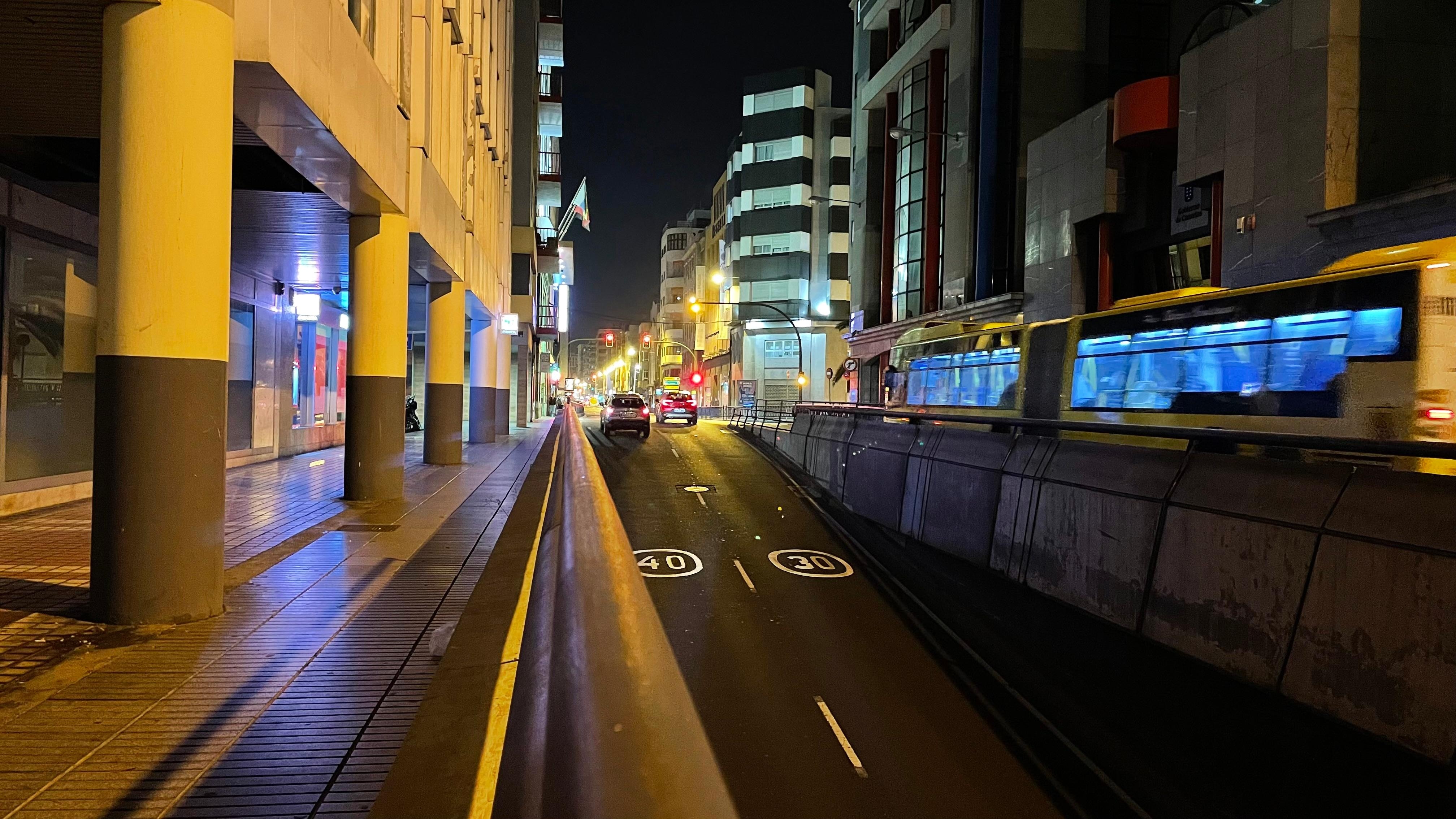 Fra gaten utenfor hotellet