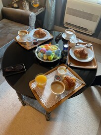 Nice breakfast included