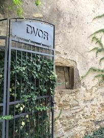 Entry gate