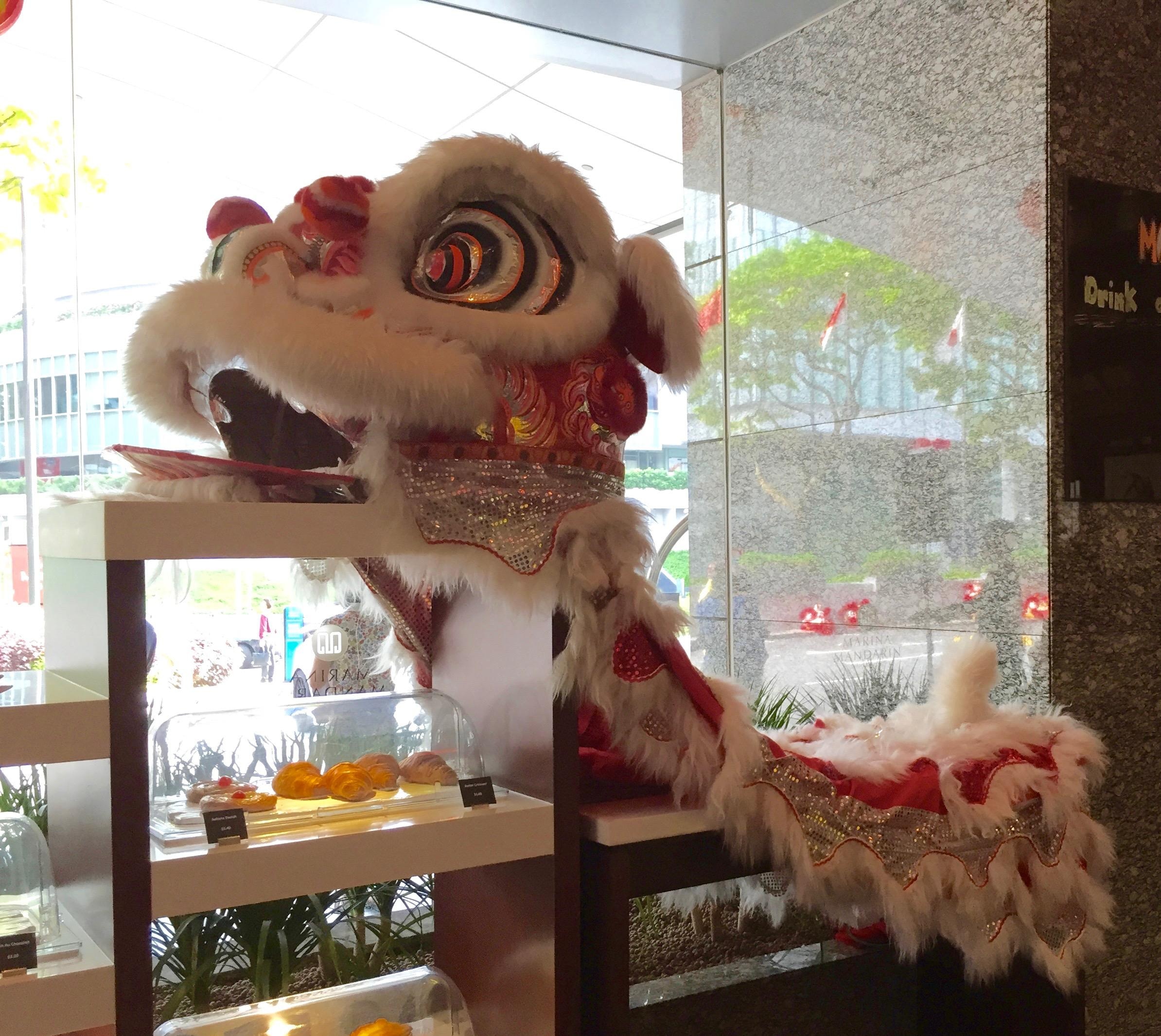 4th Floor lobby & dining