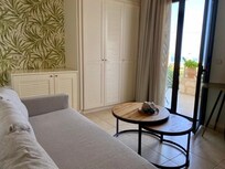 Flott stue med utsikt