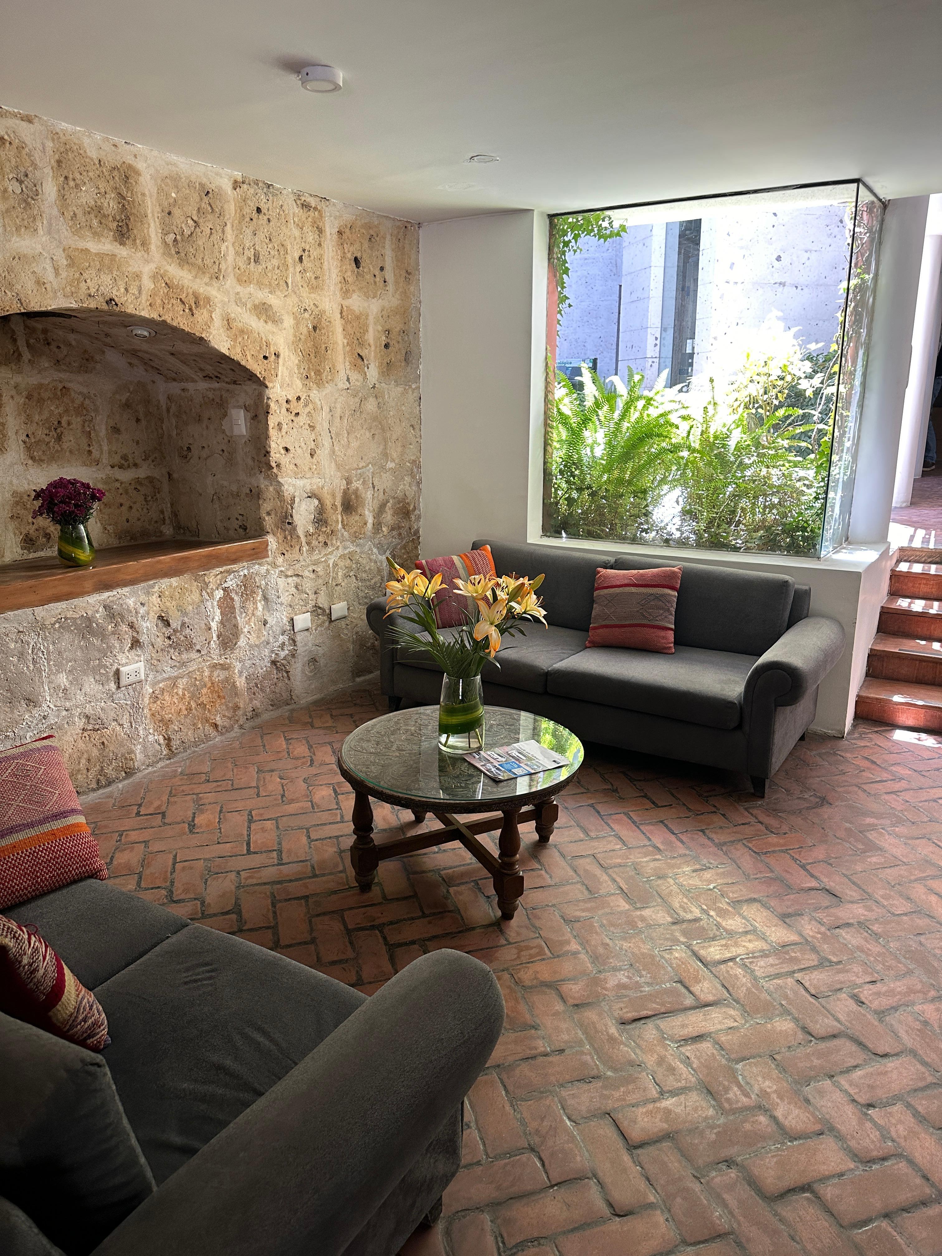 Lobby reading area/Business center.