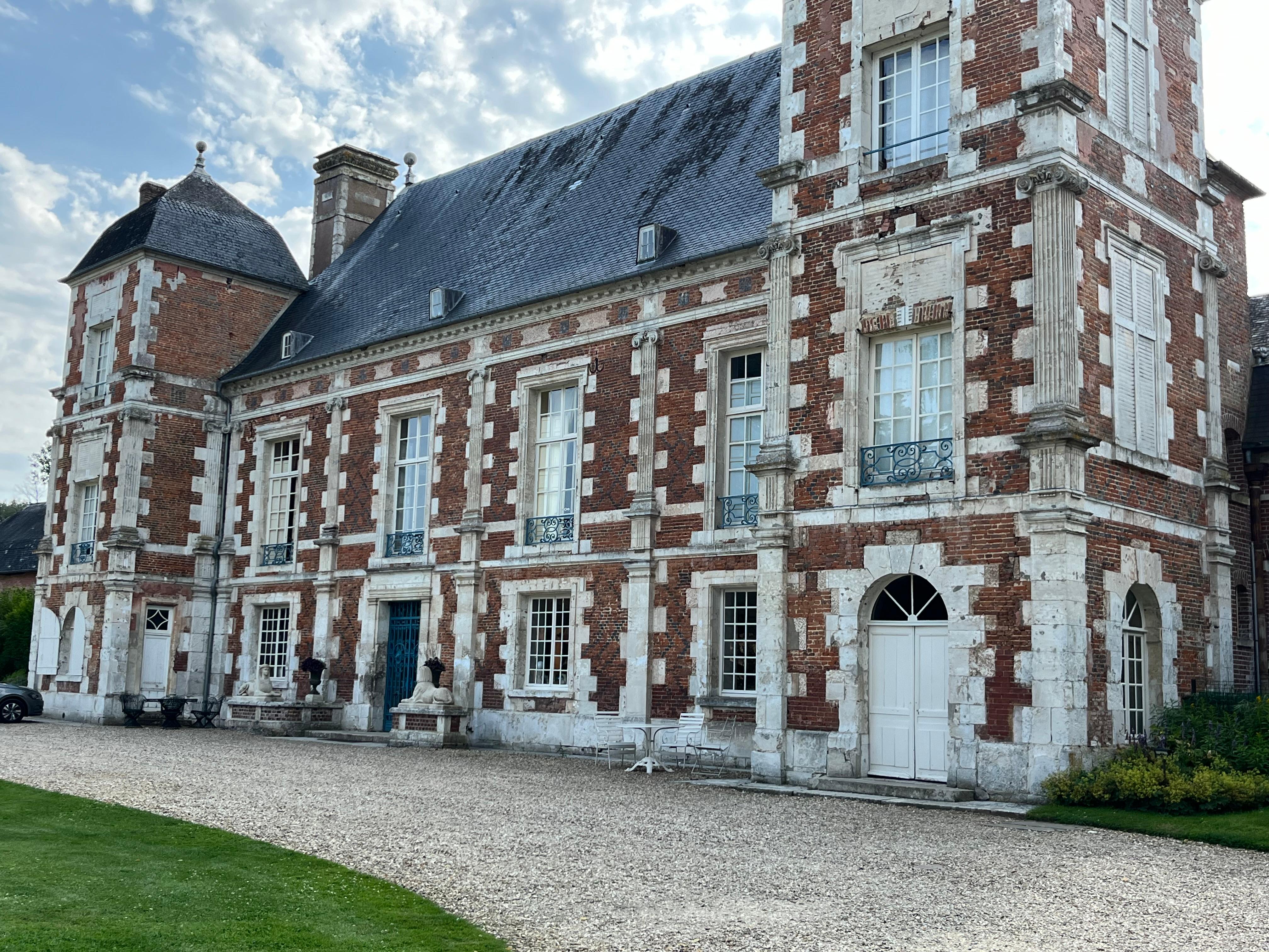 Front of the chateau 