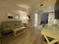 Magnifique chambre trĂšs propre et spacieuse.