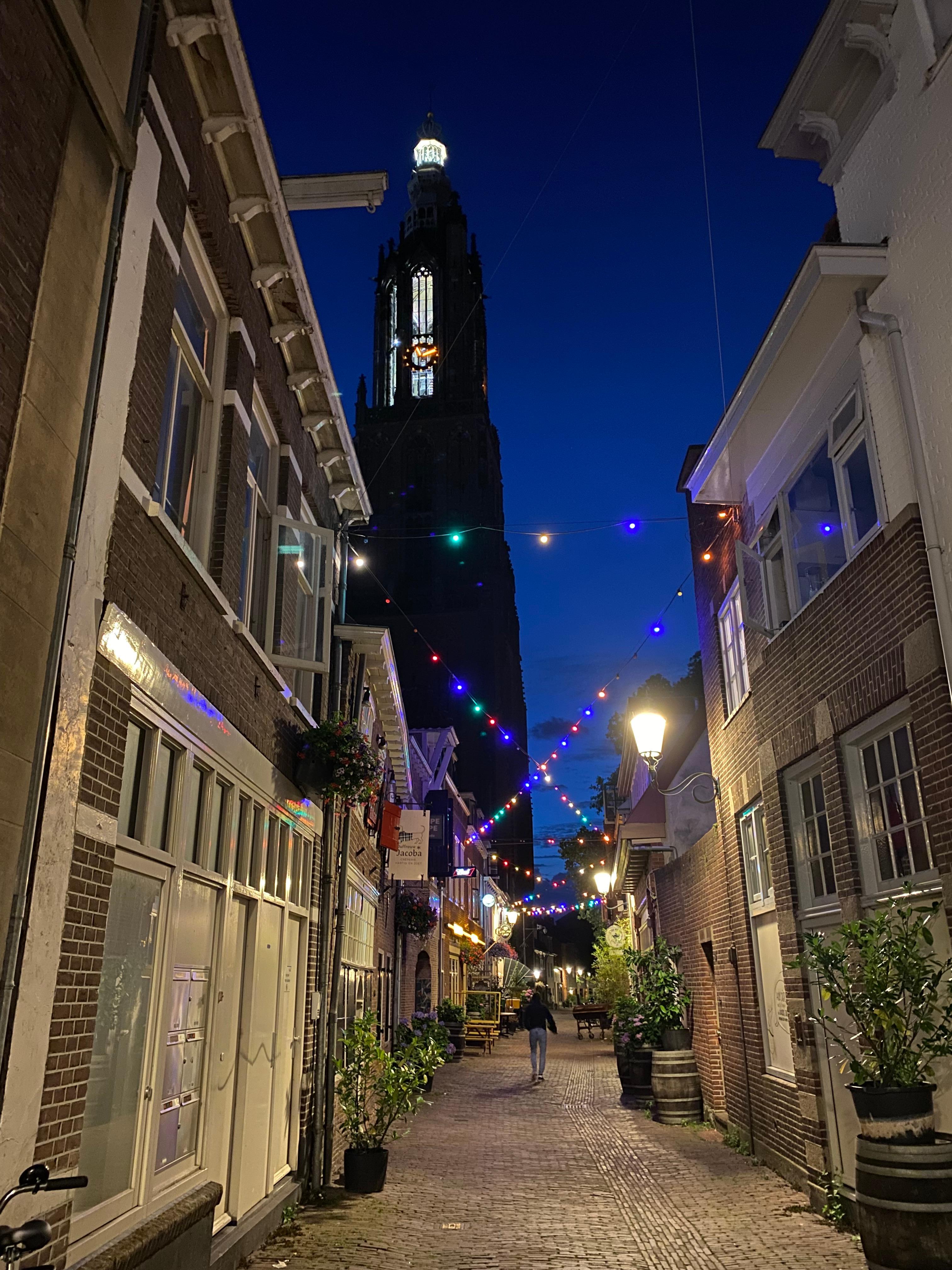 The Long John tower and hotel/pub at the end of the footpath. 