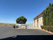 Piscina, frente lateral