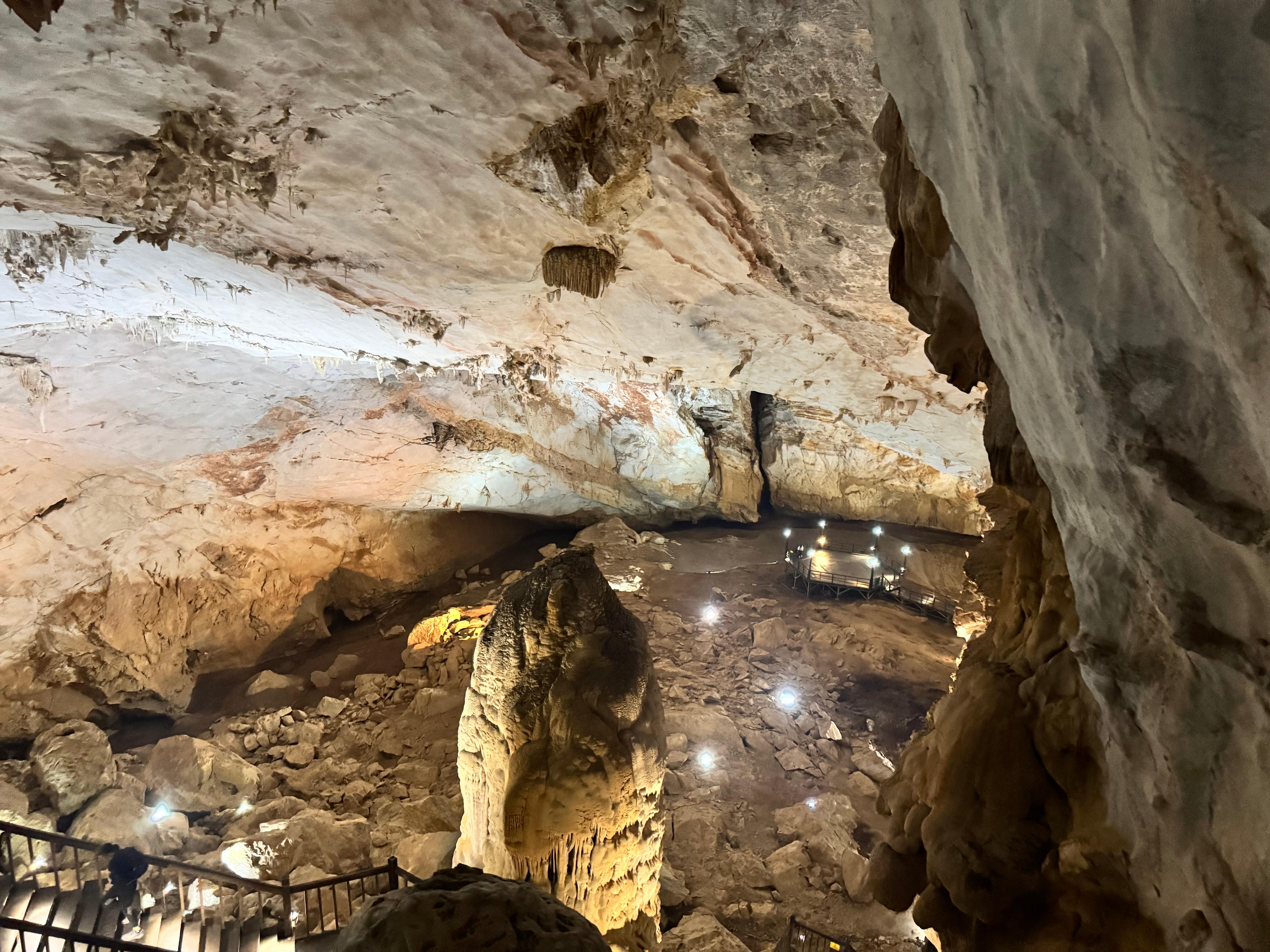 Nearby Paradise Cave