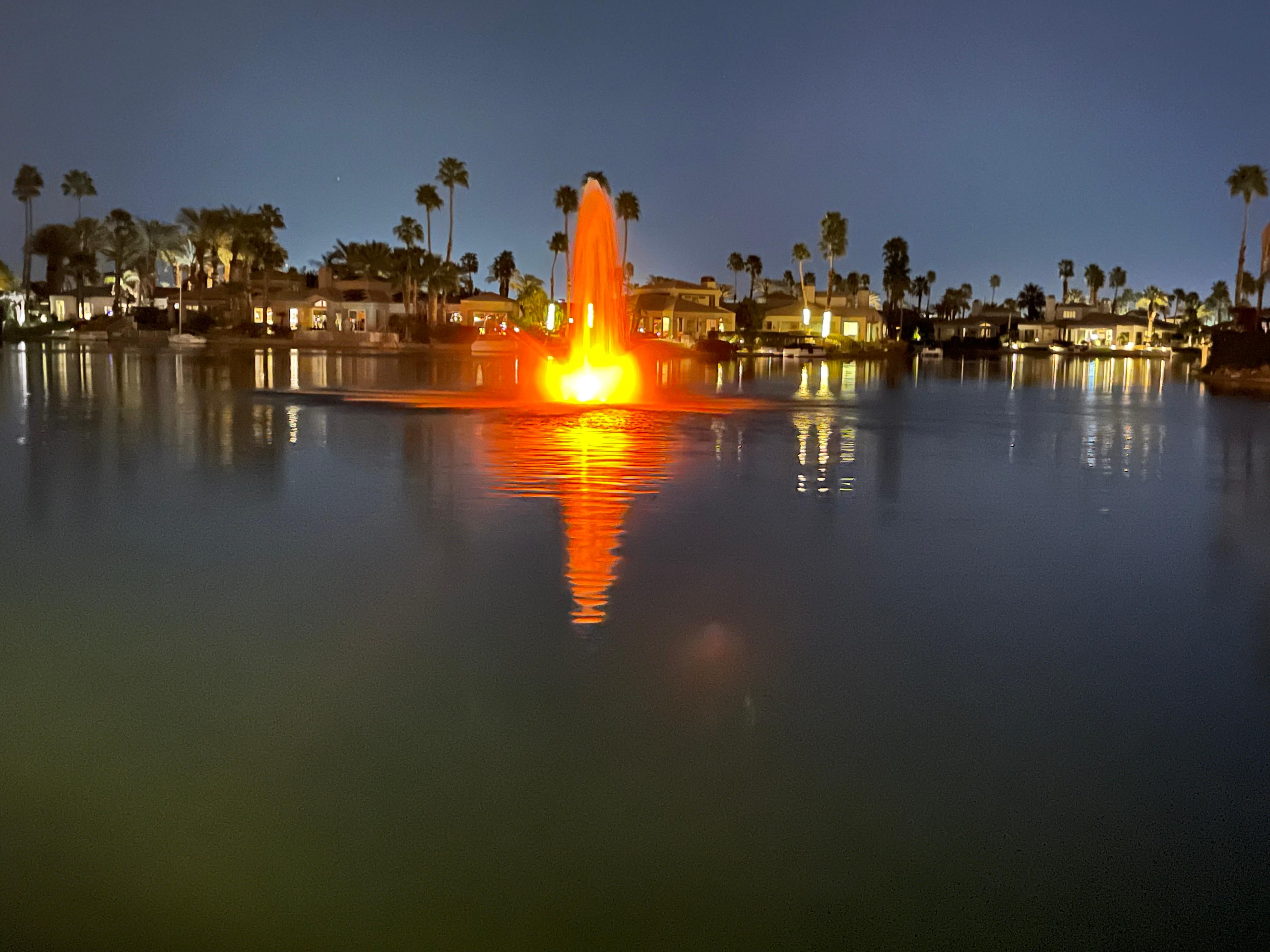 Amazing night view of the fountain 