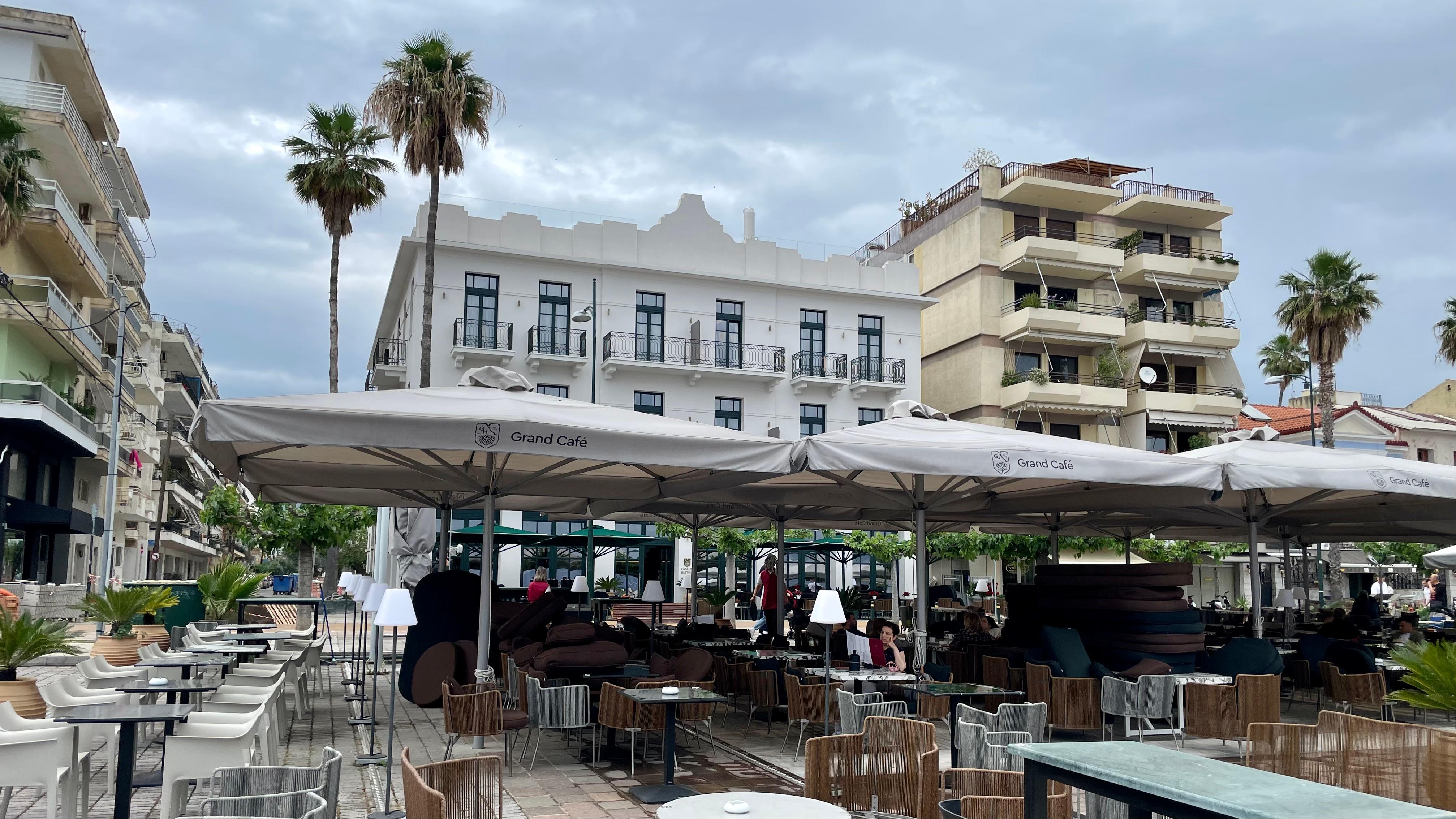 Hôtel et terrasse 