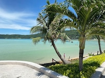 View next to the pool of the bay