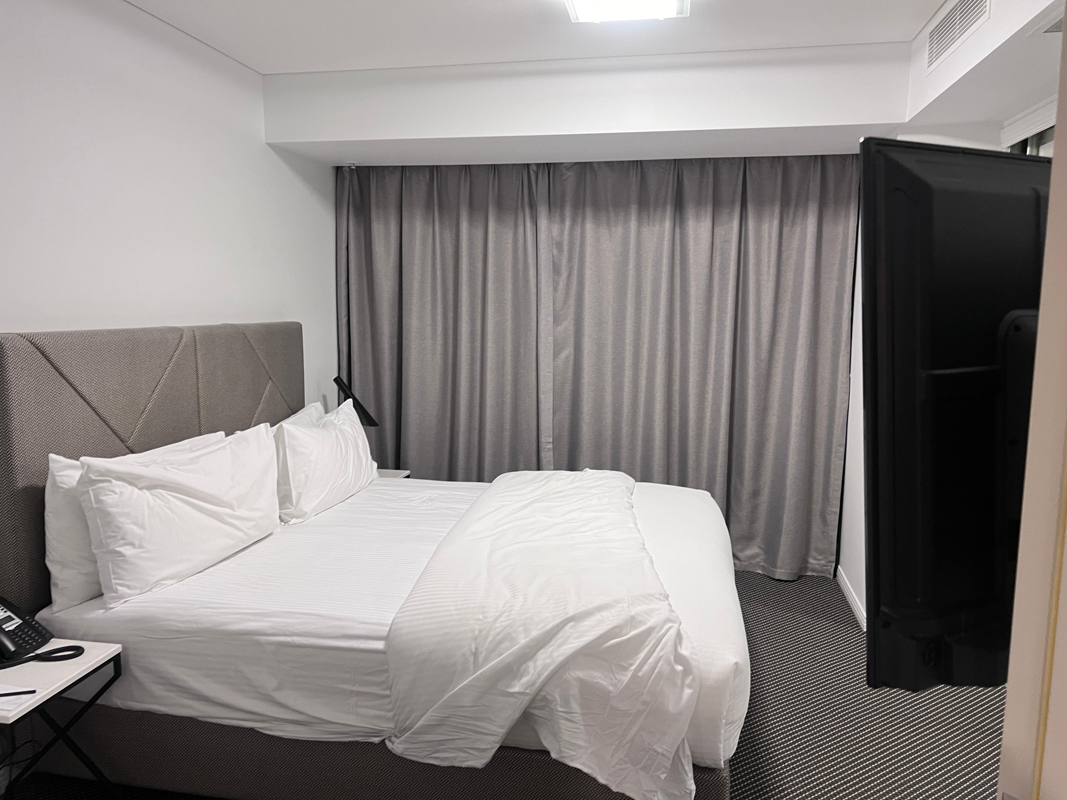 特大雙人床，兩個人睡剛剛好