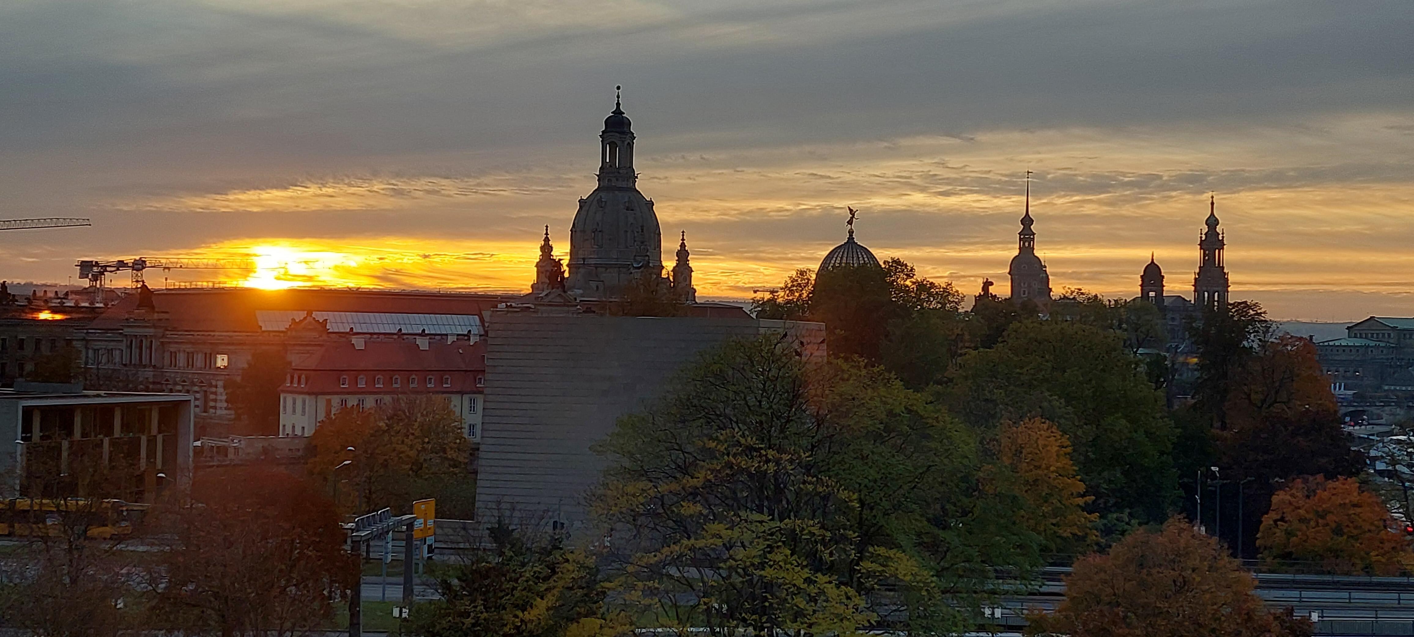 Auringonlasku DrrsdenissÀ