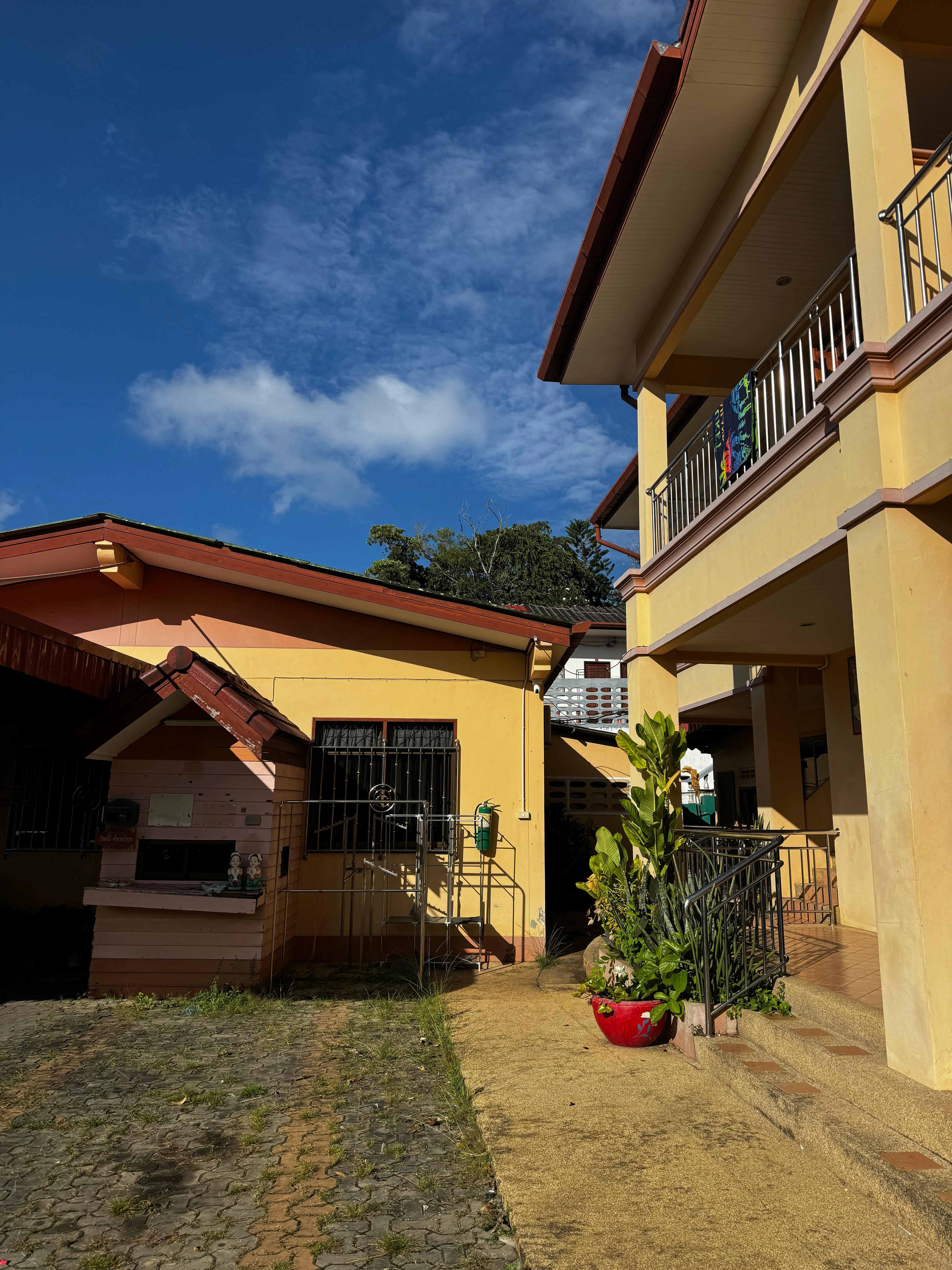 Location of our room (in the corner between the two buildings)